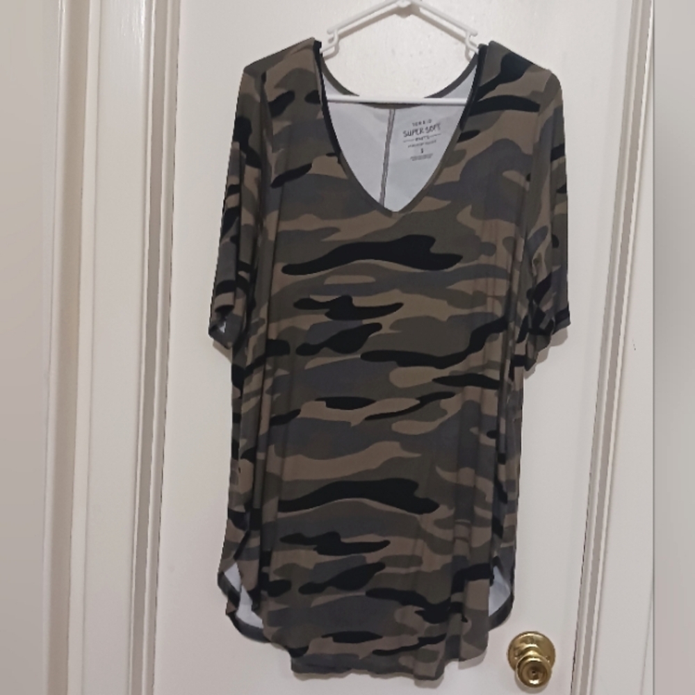 Torrid camo tee